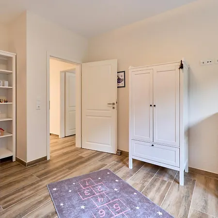 Kanalkajuete Theodor Hanerau-Hademarschen